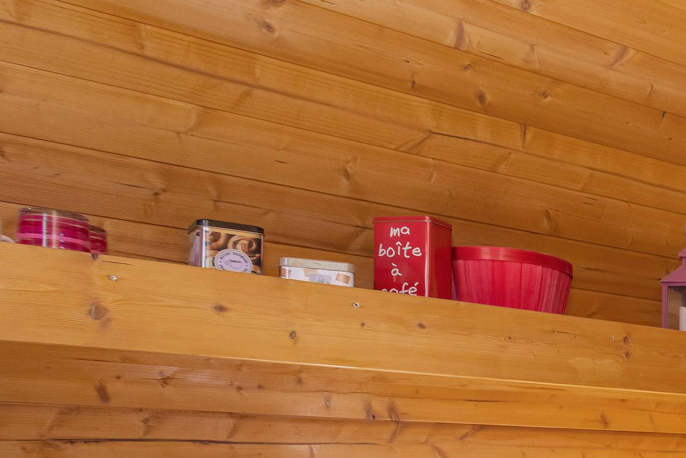 Apartamento “Barrel Violet” con vistas a la montaña, Wi-Fi y aire acondicionado in La Côte Vermeille, Saint-André