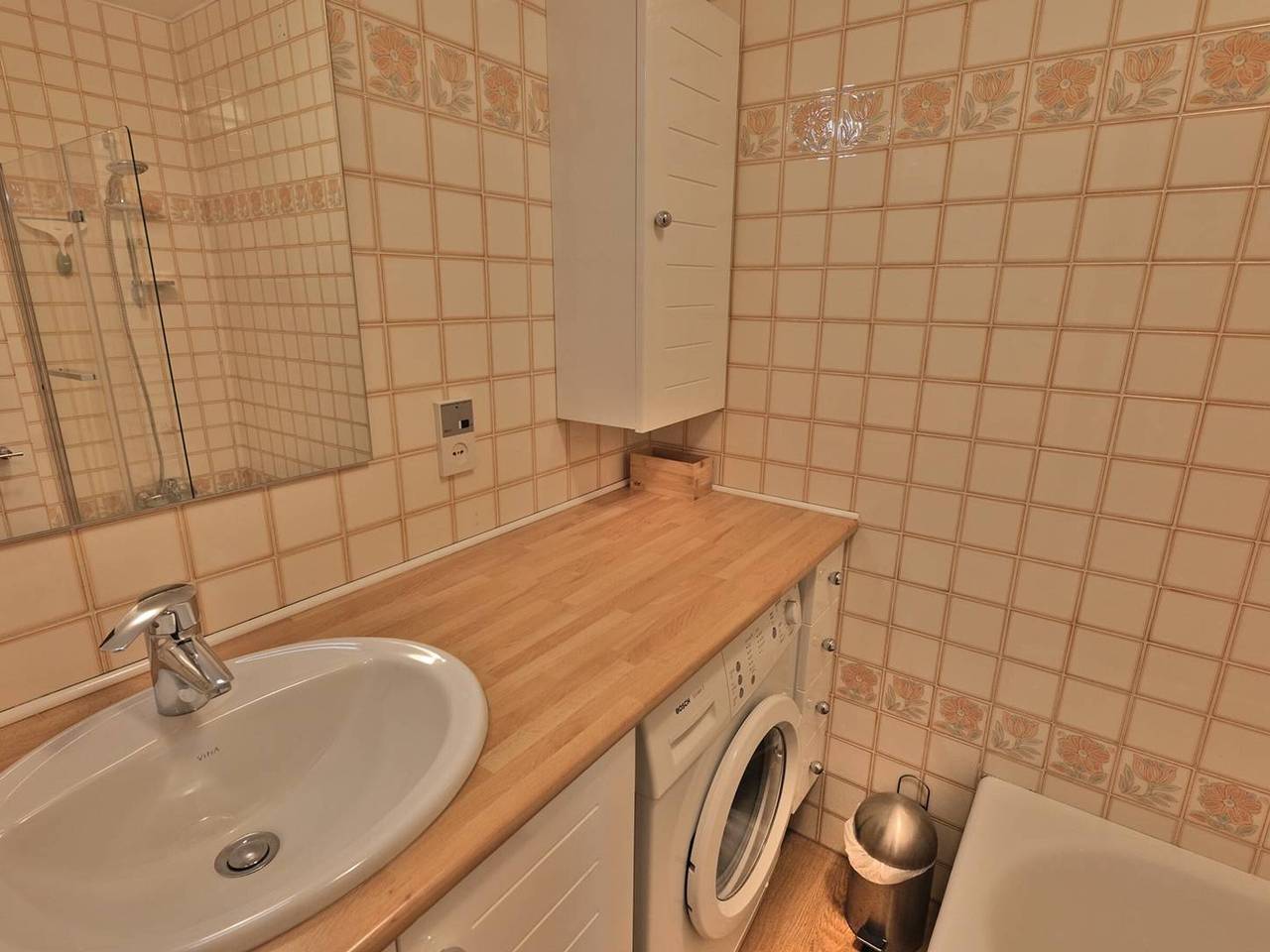 Entire apartment, Renovated T2 in Le Grand-Bornand with balcony, parking and terrace, 4 people, near village in Le Grand-Bornand, Annecy region