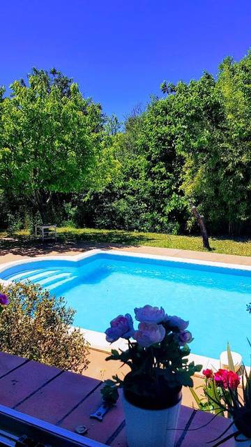 Gîte pour 3 personnes, avec piscine et jardin à Lézignan-Corbières