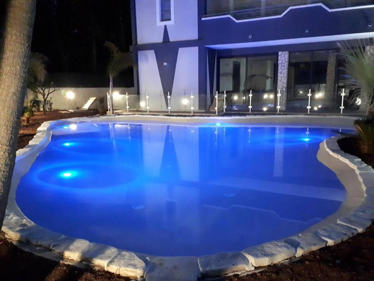Villa 'Joel' avec vue sur mer, Wi-Fi et climatisation in Fontane Bianche, Cassibile