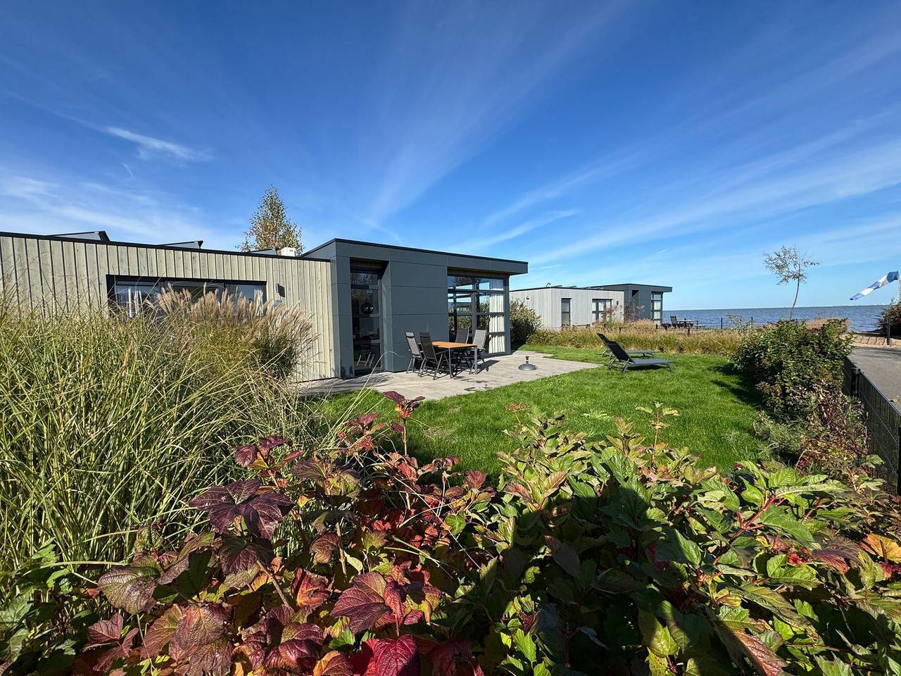 Neu: jetzt mit Zaun - Schönes Chalet "Leuke Plek" mit Garten am Ijsselmeer in Enkhuizen, Ijsselmeer