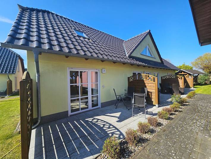 Ferienhaus für 5 Personen, mit Terrasse und Garten sowie Seeblick und Ausblick in Benz - 2