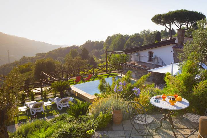 Amore Rentals - Casa I Giardini di Sorrento con Piscina, Sauna, Vista Mare in Sorrento, Province de Naples
