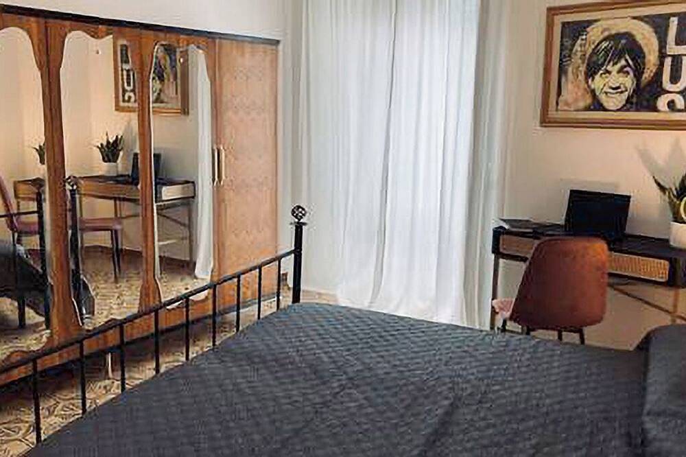 Casa di design dal respiro artistico, con giardino belvedere su monti e fiume in Caramanico Terme, Parco Nazionale della Majella