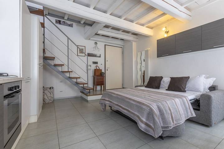 Apartamento entero, GuestHost - Ferrara Center Bi-Level Beauty Apartment in Ferrara, Provincia de Ferrara