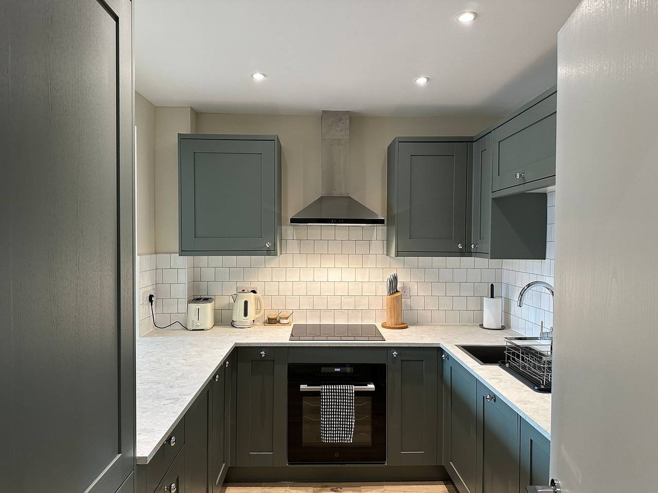Entire holiday apartment, Edinburgh Charm Apartment near Springfield Lane in Leith, Edinburgh