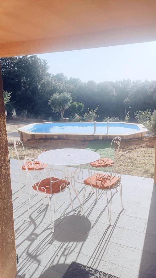 Appartement de vacances pour 5 personnes, avec Balcon et Terrasse ainsi que Jardin et Piscine