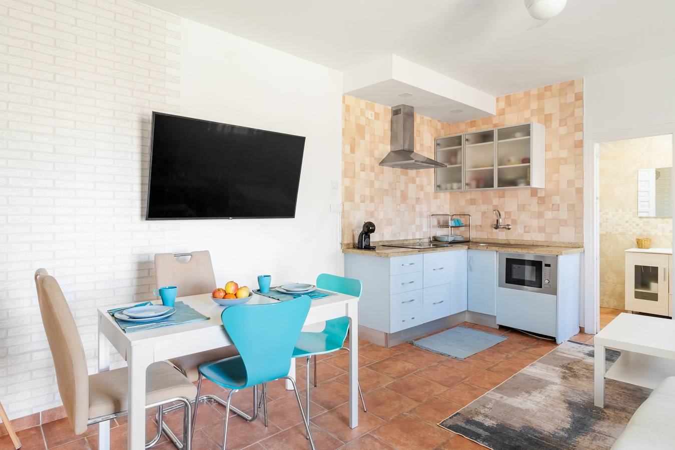 Entire apartment, Views, Parking, Huge terrace/pets, center 3.5km in Ciudad Jardín (Málaga), Malaga
