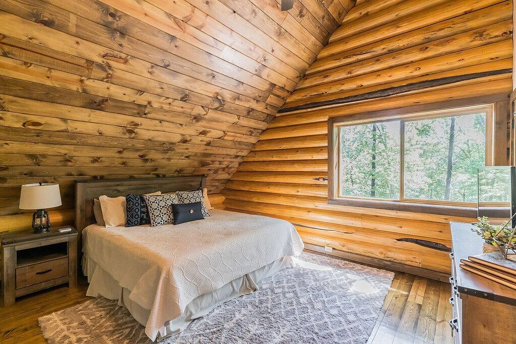 \"The Reel View\" Custom Log Cabin am Seeufer mit Doppeldecker-Dock und Mtn. Ansichten in Nebo, McDowell County