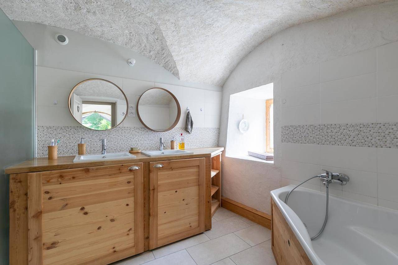 Appartement entier, Les Rochas - Duplex pour 7 personnes in Champcella, Parc national des Écrins