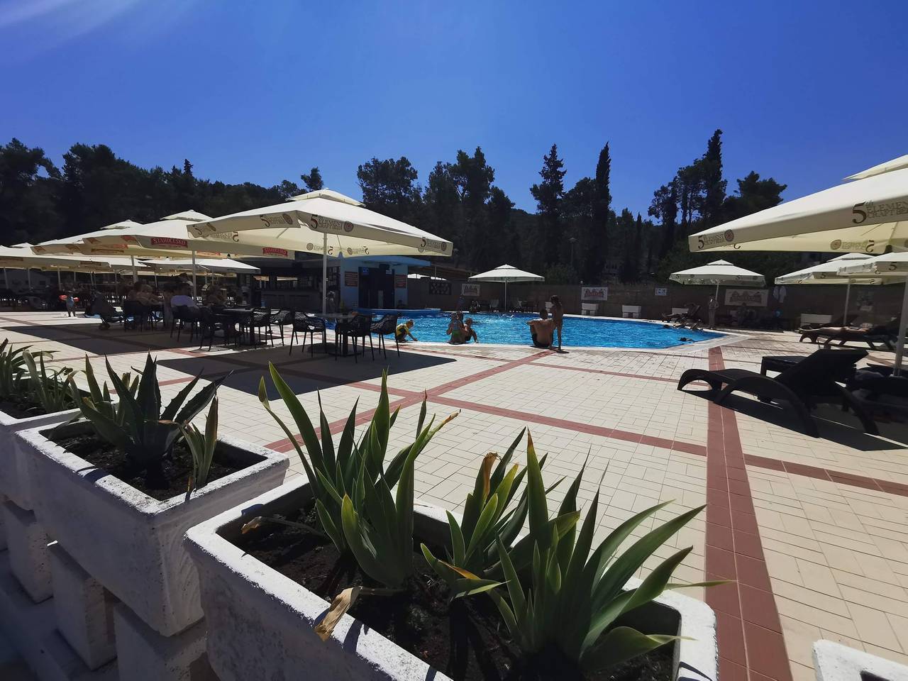 Ganze Wohnung, Apartment Bella mit Balkon und Terrasse in Necujam in Necujam, Solta