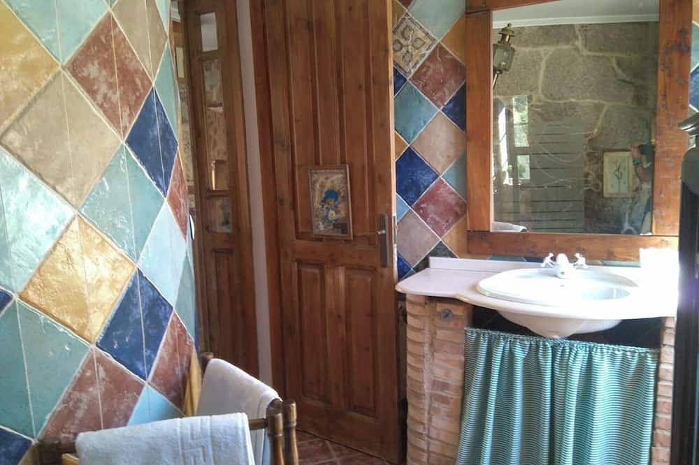 Homerez - Villa lujosa en Nande con piscina privada in Mañufe, Gondomar