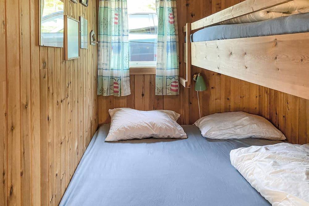 4 bedroom beautiful home in Nordtveitgrend in Fusa