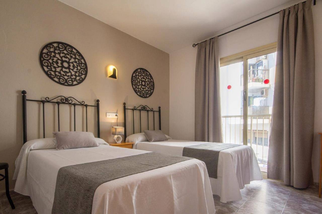 Azuline Hostal Dinamarca in Ocean Beach Ibiza, Sant Antoni de Portmany
