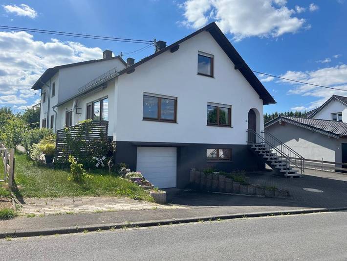 Ferienwohnung für 7 Personen, mit Terrasse in Langenhahn