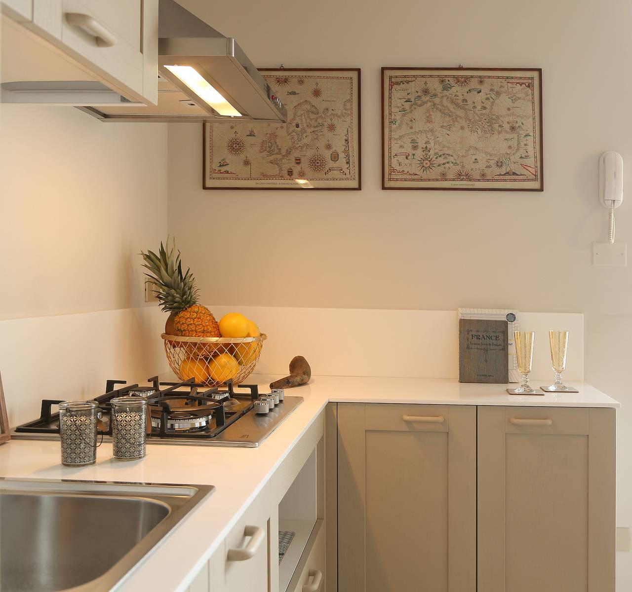 Entire apartment, Apartment 'Dos Del Sul - Appartamento Cumino'  Wi-Fi and Air Conditioning in Roè Volciano, Garda Mountains