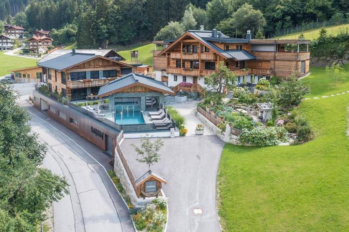 Vakantieappartement voor 4 personen, with uitzicht and sauna as well as zwembad and tuin, kindvriendelijk in Zillertal Arena