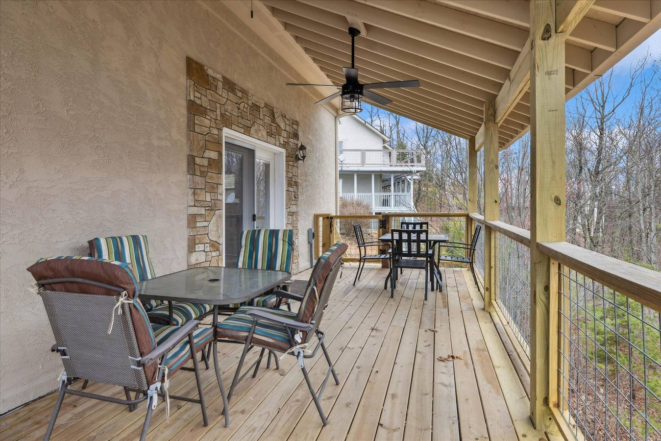 Spectacular home w/ Hot Tub, Fireplace, Jacuzzi  in Sevier County