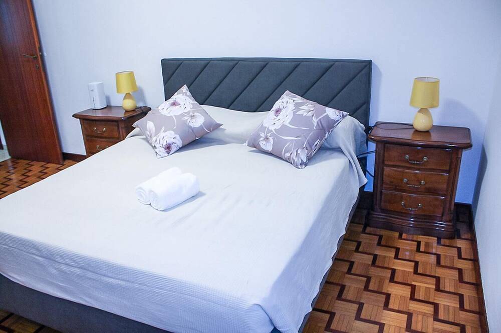 Appartamento intero, Bright & Modern Family Apartment Near the Beach – Sleeps 6 in Ostia, Roma
