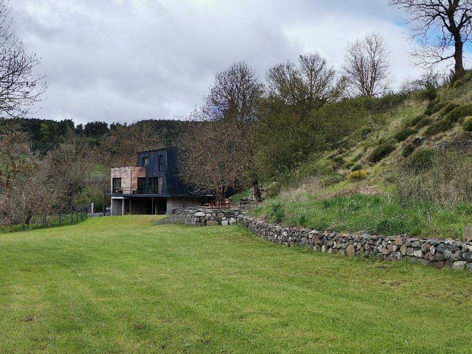 Maison d'architecte en pleine nature in Arlempdes, Haute-Loire