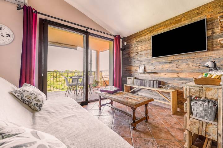 Holiday Home 'I Tramonti Di Niu Crobu' with Sea View, Wi-Fi & Air Conditioning in Niu crobu, Quartu Sant'Elena