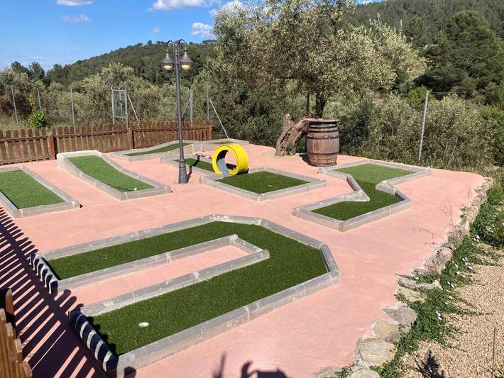 Casa rural para 13 personas, con jardín además de vistas y piscina, Familias con niños en Pauls - 2