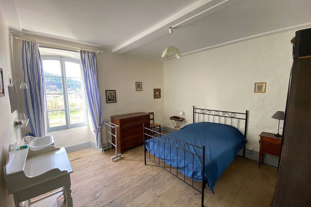 In Aveyron In The Gorges Du Tarn Le Chateau Du Cambon Sleeps 6/8 in La Cresse, Parc naturel régional des Grands Causses