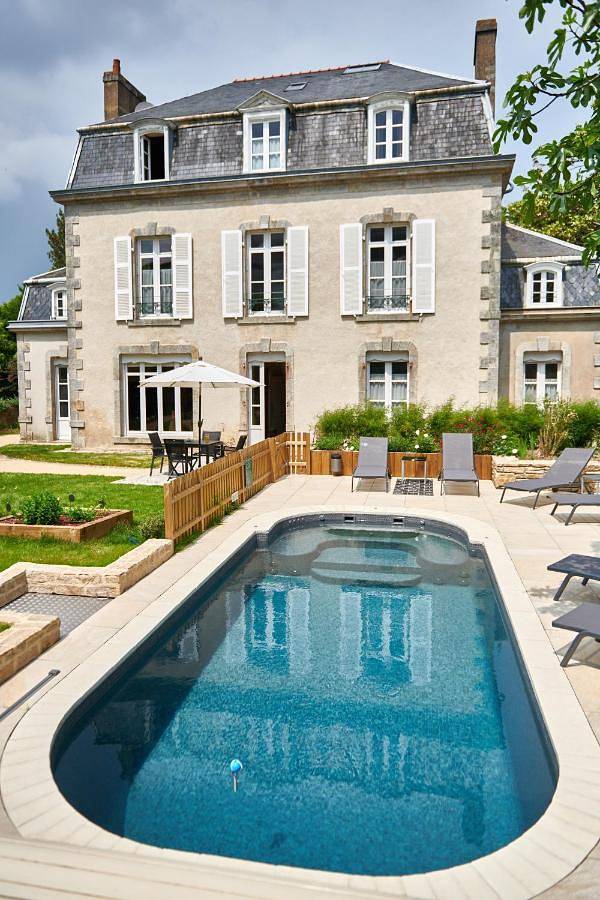 Chambre d’hôte pour 2 personnes, avec Terrasse et Jacuzzi ainsi que Jardin et Piscine à Vannes