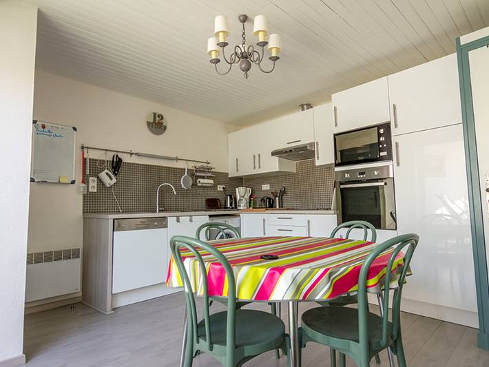 Ganze Wohnung, Renoviertes Dorfhaus, ruhige Terrasse, Parkplatz in Mèze, Mittelmeerküste (Frankreich)