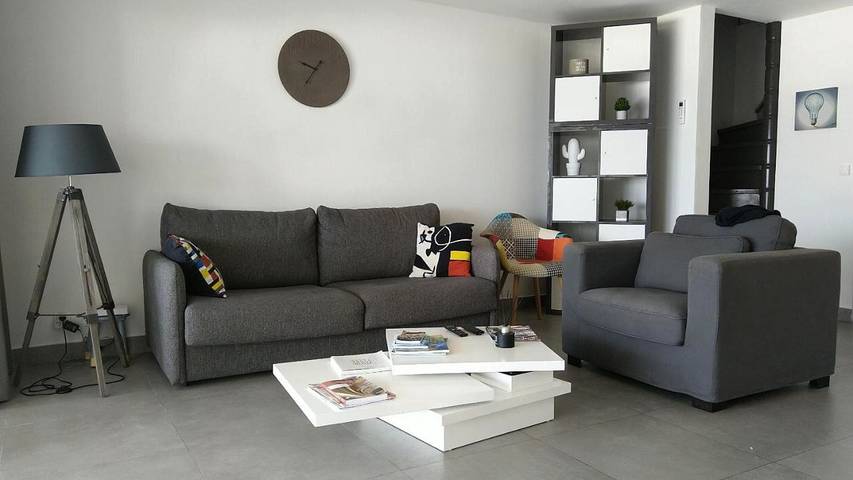 Location de vacances pour 2 personnes, avec piscine et bassin pour enfant ainsi que jardin et vue dans Nettlé Bay - 2