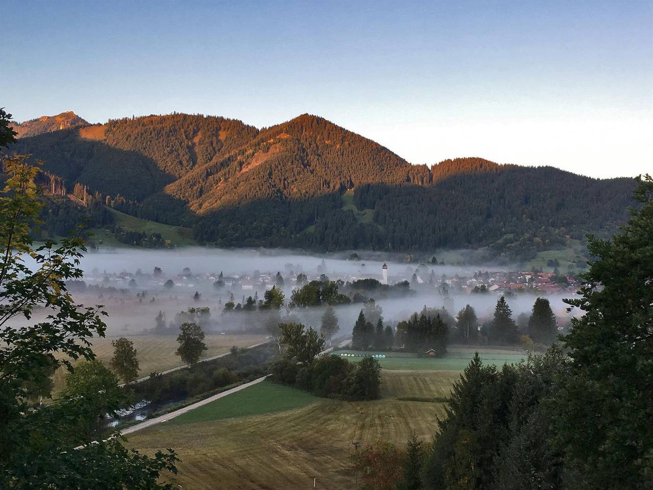 Boutique Hotel Lartor - Dreibettzimmer Superior "Panorama" (Passion) in Unterammergau, Bayerische Alpen