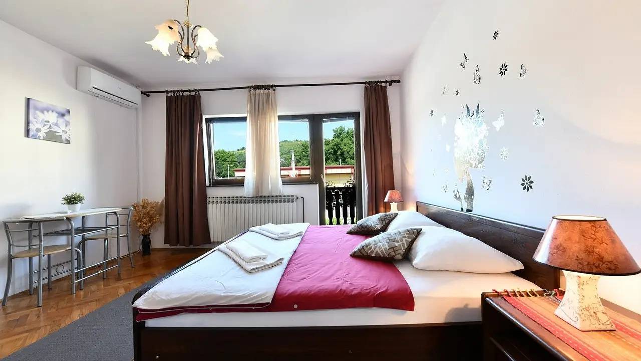 Geheel vakantieappartement, Vakantieappartement voor 4 personen in Rakovica, Karlovac region