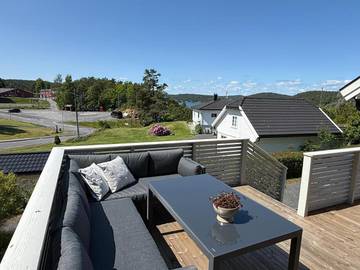 Ferienhaus für 4 Personen, mit Garten und Ausblick sowie Seeblick in Risør