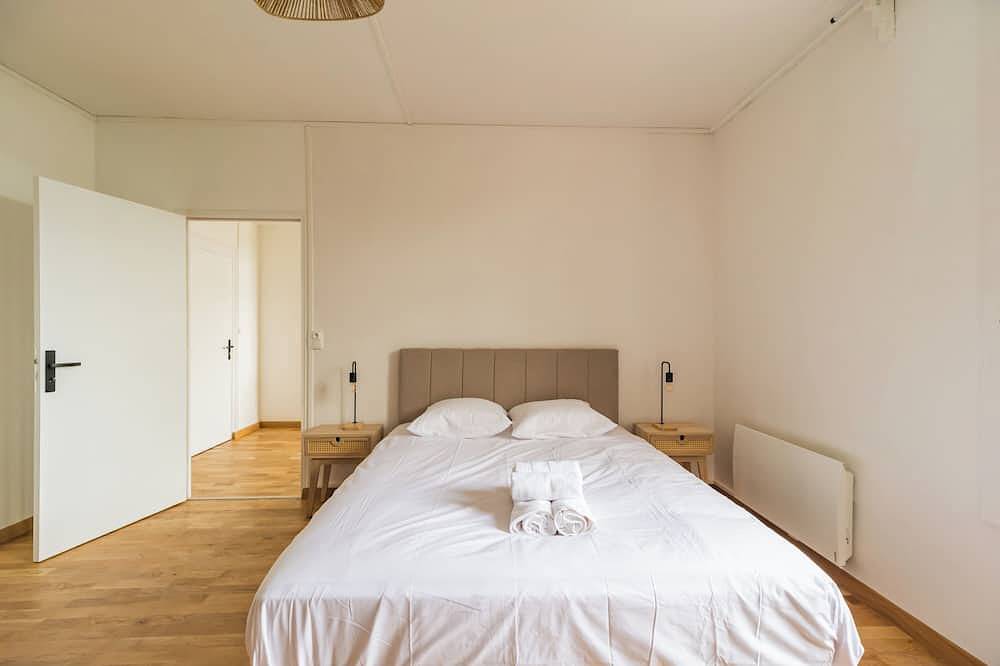 Appartement entier, Hôtel Lefort - La bretonne authentique vue jardin - Proche gare et centre in Guingamp, Région de Guingamp
