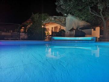 Gîte pour 3 personnes, avec piscine ainsi que vue et jardin, animaux acceptés à Orgosolo