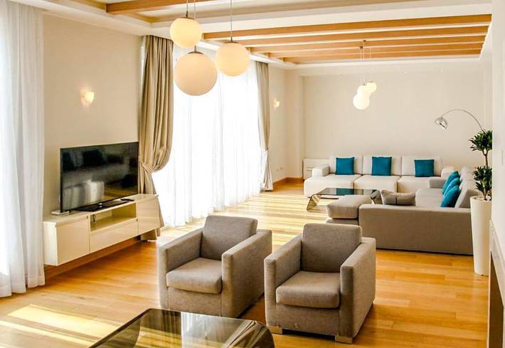 Villa für 8 Personen, mit Terrasse und Sauna sowie Garten in Montenegro - 3