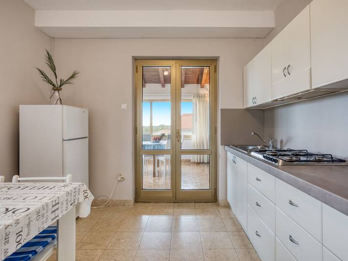 Ferienwohnung für 7 Personen, mit Terrasse und Garten in Poreč - 4