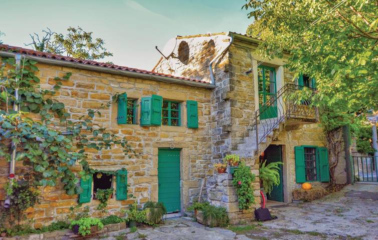 Location de vacances pour 5 personnes, avec terrasse et jardin à Koper - 2