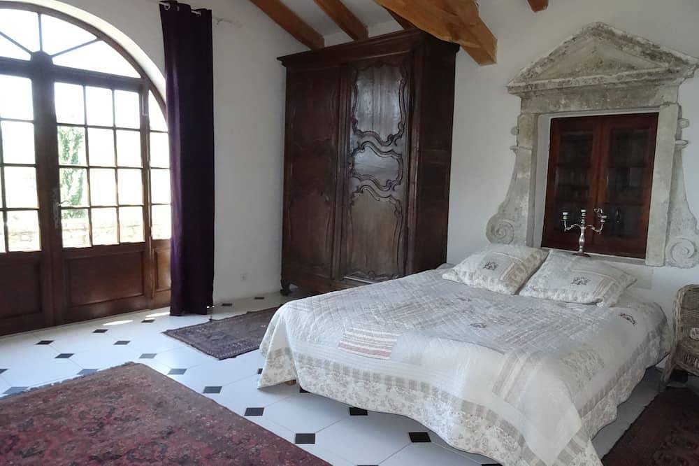 Grand mas de caractère, piscine privée, idéale pour 2 familles in Montclus, Région de Nîmes