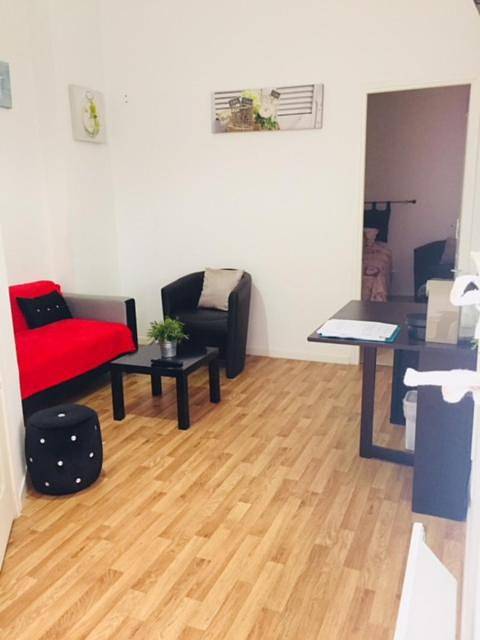Deluxe Double Room with Shower in Béthune, Région de Béthune