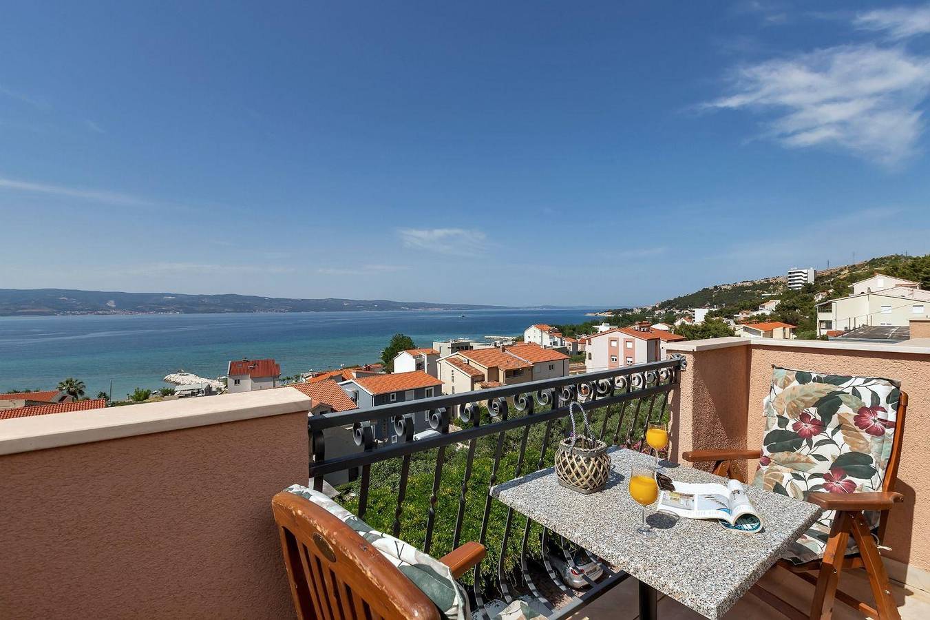 Room with beautiful sea view in Dugi Rat, Condado de Split-Dalmacia