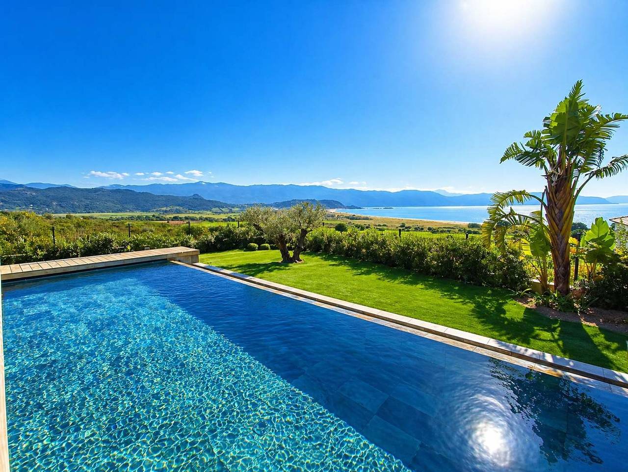 Villa Riposu  Jacuzzi  Pool  Beach Access on Foot in Sagone, Coggia