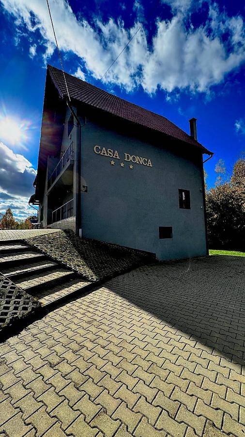 Location de vacances pour 20 personnes, avec jacuzzi et jardin dans Mureș