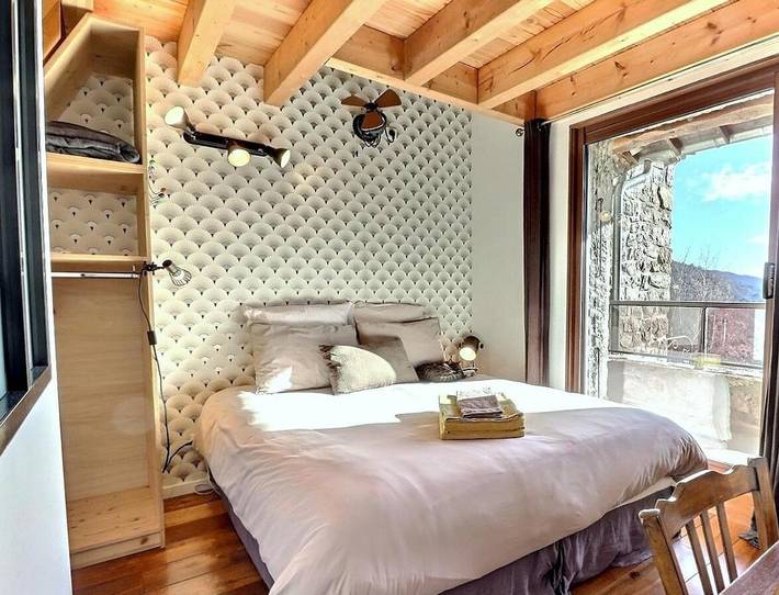 Gîte pour 2 personnes, avec Balcon et Terrasse ainsi que Jardin et Piscine à Antraigues-sur-Volane - 2