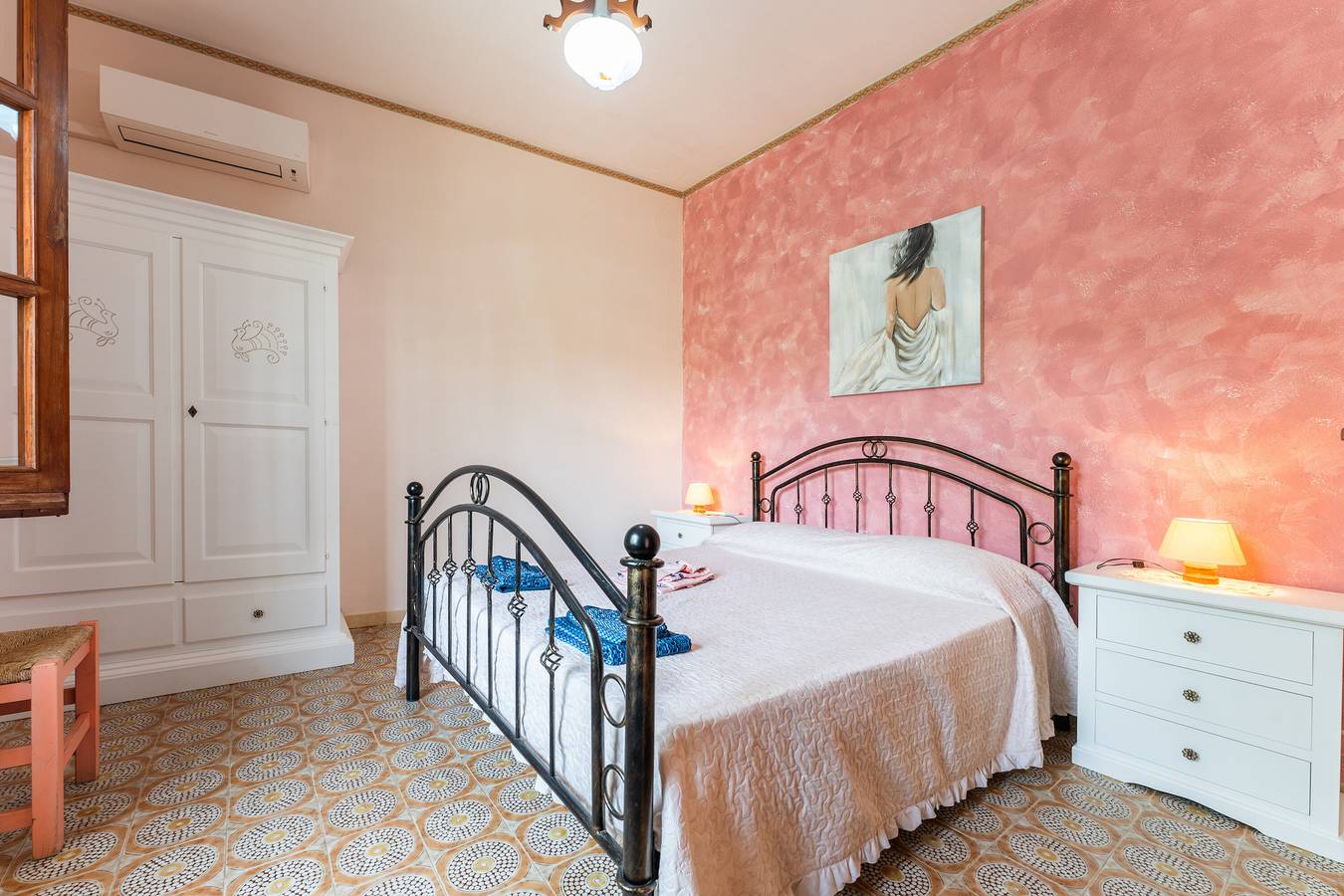 Vakantiehuis 'Villetta Degli Ulivi' met privé terras, privé tuin en airconditioning in Solanas, Comune di Sinnai