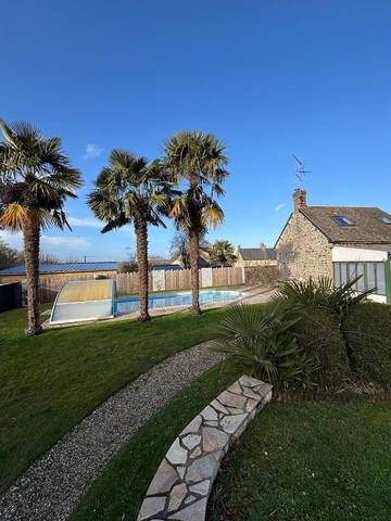 Gîte pour 4 personnes, avec jardin et piscine, animaux acceptés à Ducey