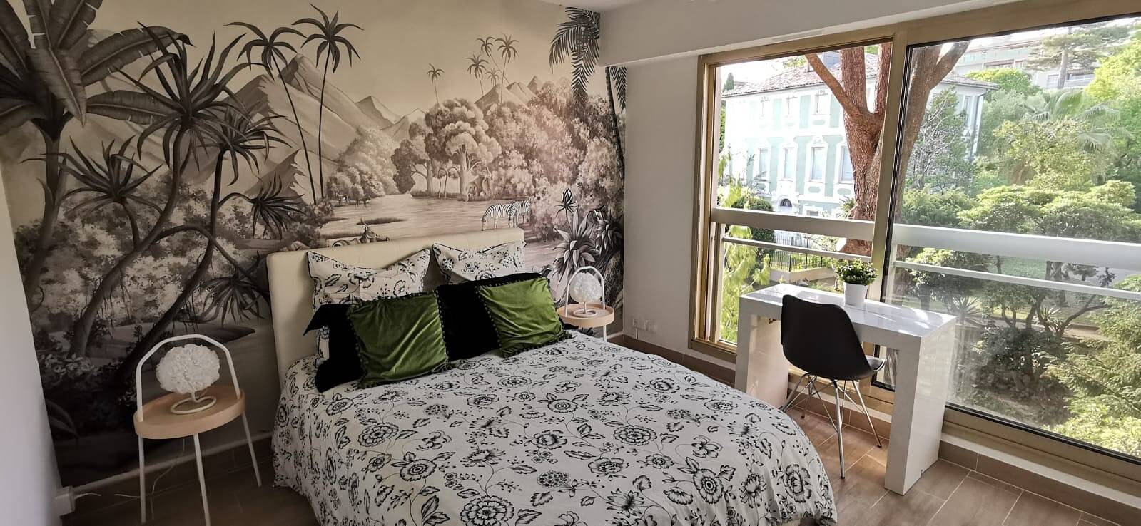 Entire apartment, Apartment 'Nice Cimiez-Private Park and Arenas' with Private Terrace, Wi-Fi and Air Conditioning in Nice (France), Mediterranean Coast (France)
