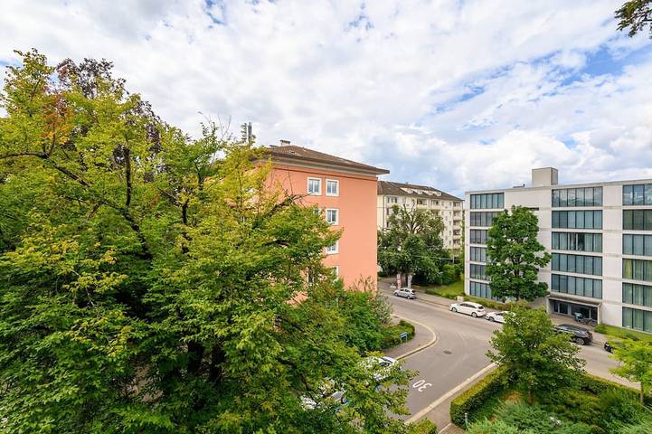 Vacation rental for 6 people, with yard and balcony in Basel