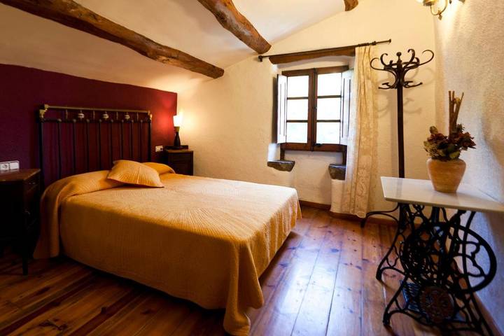 Casa rural para 9 personas, con Terraza y Jardín además de Piscina y Vistas en Capolat - 4