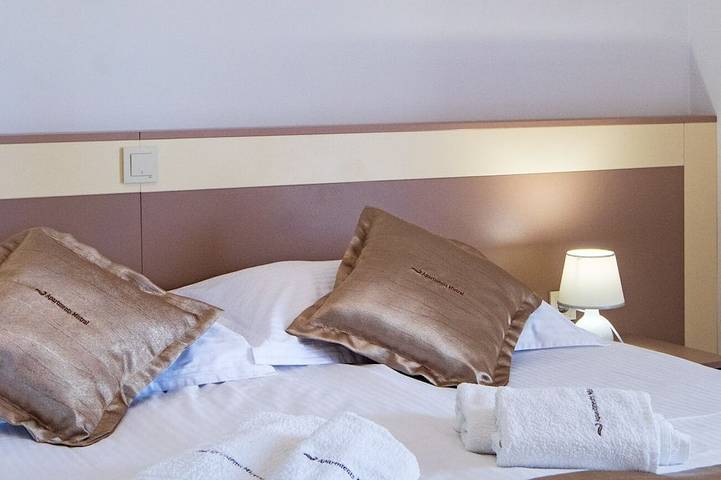 Ganze Wohnung, 350 m vom Strandstrand Entfernt, Ideal für Familienurlaub, Voll Ausgestattet in Lopar, Rab